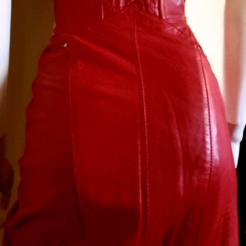 🔥RARE-VNTG-FLAWLESS 🔥SEXIEST RED LEATHER DRESS🔥 - Picture 7 of 16